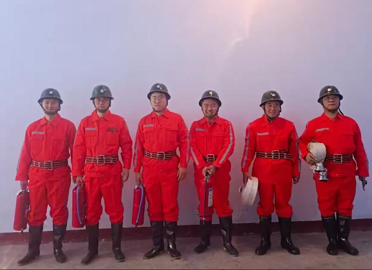 消防演练进小区 筑牢安全“防火墙” 鹏泉街道大桥社区开展消防演练“大练兵”
