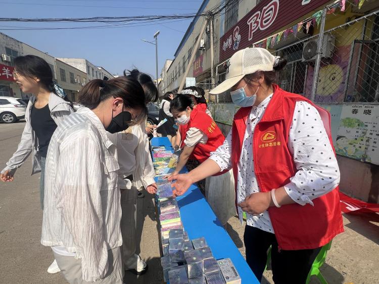 张家洼街道开展“生育友好暨普惠托育集中宣传月”系列宣传活动