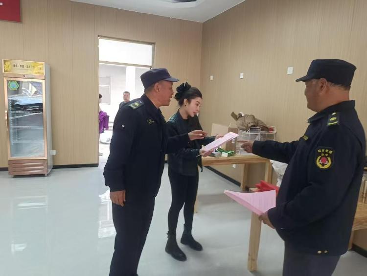 【城市管理进社区】张家洼街道开展“门前五包”落实情况集中检查