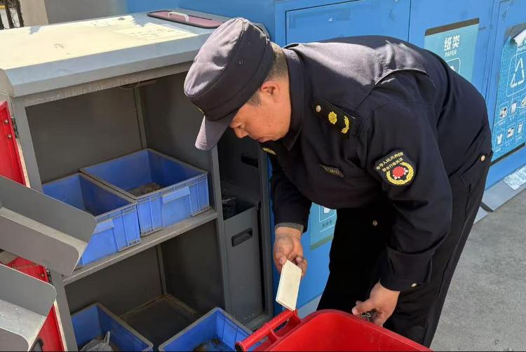 【美德信用 幸福鹏泉】鹏泉街道：有害垃圾进红桶，绿色生活共守护