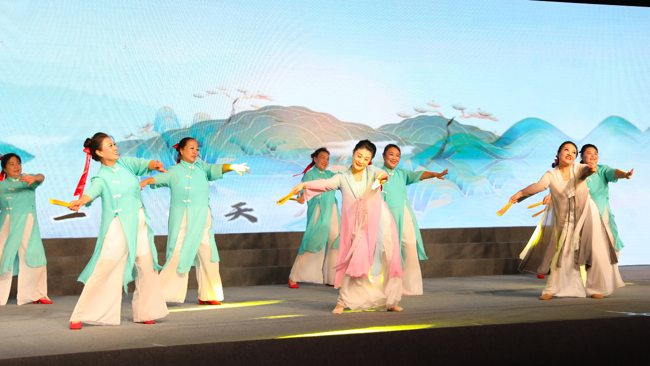 莱芜区庆祝中华人民共和国成立75周年文艺展演圆满落幕 - 莱芜生活网