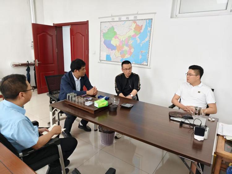 “百人助百企”活动走进牛泉镇