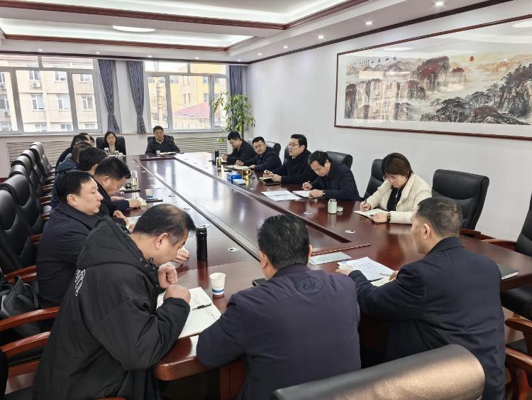 凤城街道党工委理论学习中心组举行集中学习会