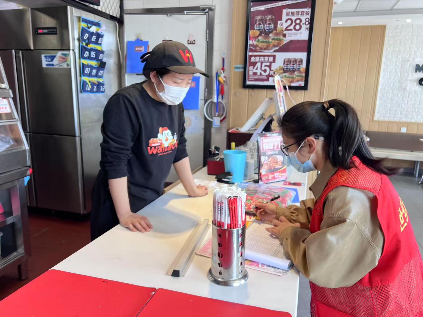 鹏泉街道世纪城社区：筑牢“舌尖”防线，共建和美社区