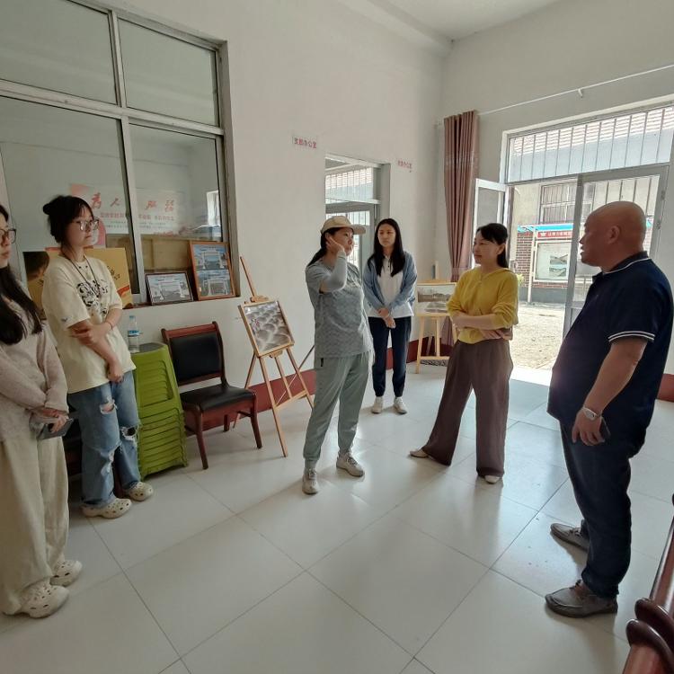山东建筑大学教授一行调研北王庄村小三线工业遗址 探索活化利用新路径 - 莱芜生活网