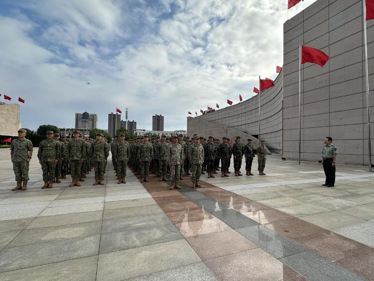 国防教育月 | 莱芜战役纪念馆迎来特殊参观者：200余名预定新兵赓续红色血脉 - 莱芜生活网