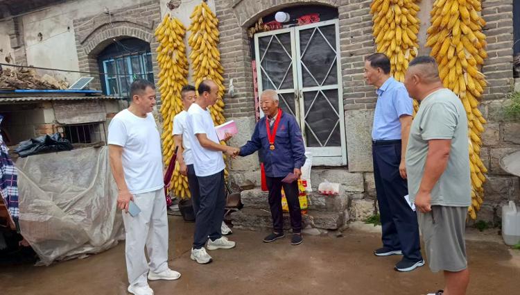 莱芜区住建局联合红石公益服务中心到和庄镇走访慰问 - 莱芜生活网