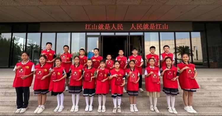 红色传承｜莱芜战役纪念馆“小号手”小小讲解员主题案例入选省级精品案例 - 莱芜生活网