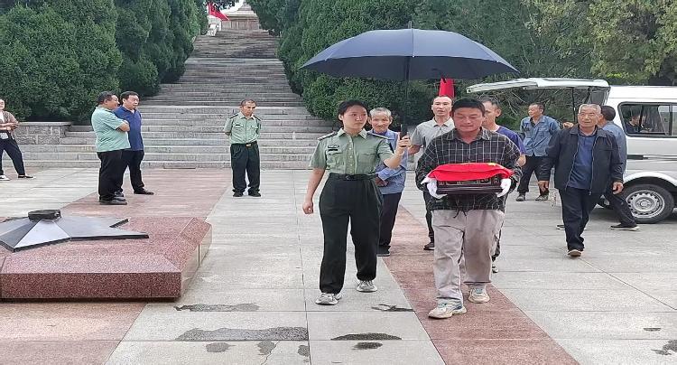 莱芜战役纪念馆举行散葬烈士遗骸安葬仪式
