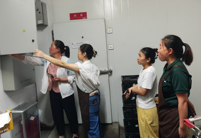 大王庄镇召开七月份“解剖式”反馈会议