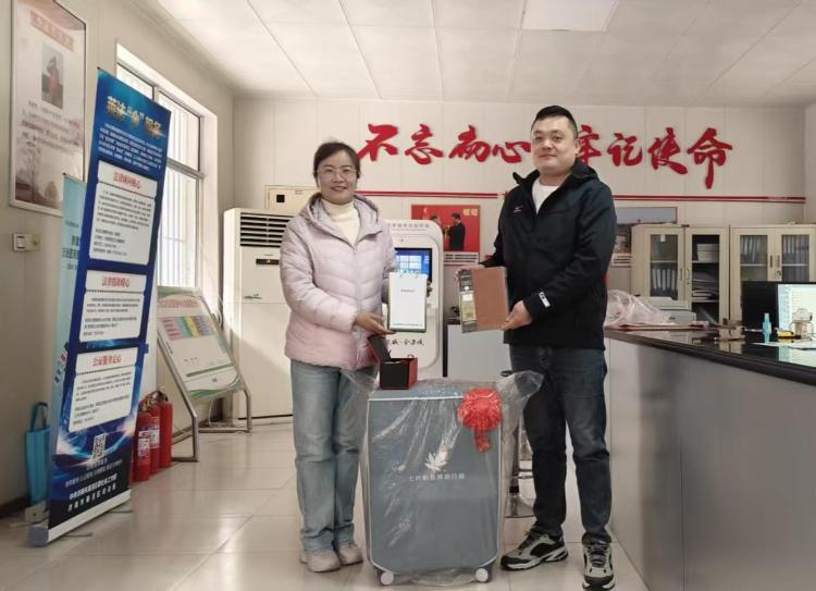 莱芜区凤城街道东方红社区：情系新兵送关怀 暖心礼包启新程 - 莱芜生活网