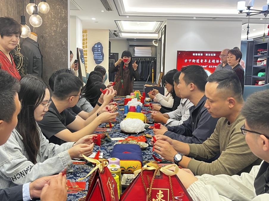 【一年四季・泉在济南】方下街道开展“锦绣双节・非遗焕彩”青年主题活动