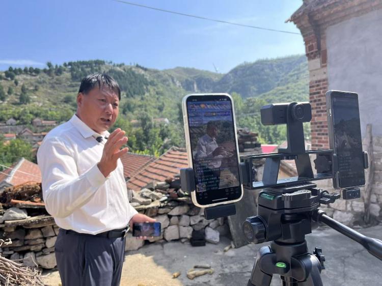 村党支部书记直播 “圈粉”！莱芜区和庄镇车南峪村：游客慕名来 山货盼热销