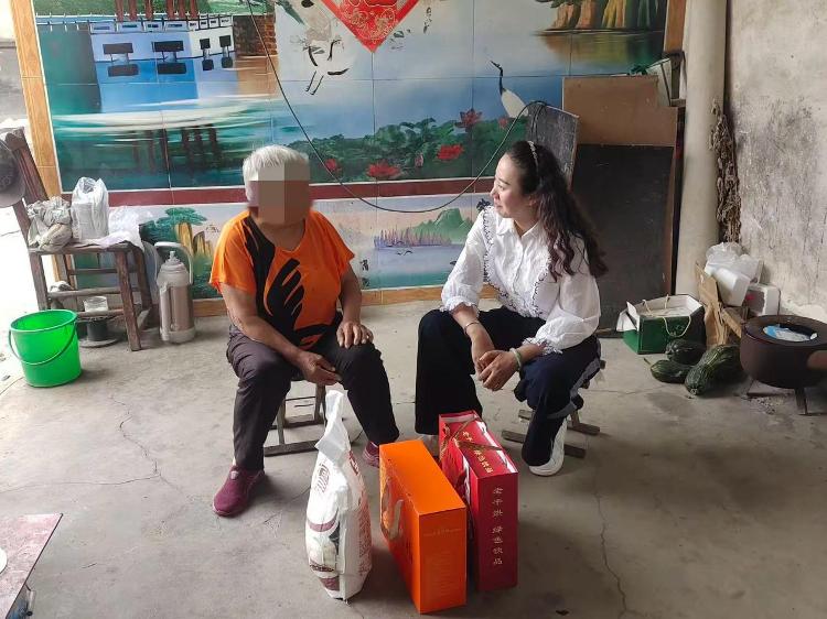 【社会主义核心价值观“五个融入”】莱芜区张家洼街道计生协慰问特殊家庭