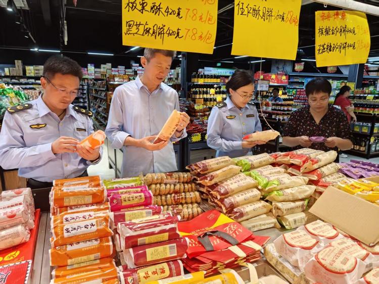 莱芜区牛泉市场监管所：聚焦“中秋、国庆”市场保障 筑牢节日安全防线