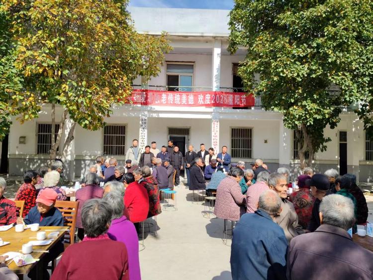 【社会主义核心价值观“五个融入”】蛋糕里的爱 莱芜区羊里街道这个重阳节活动有点“甜”