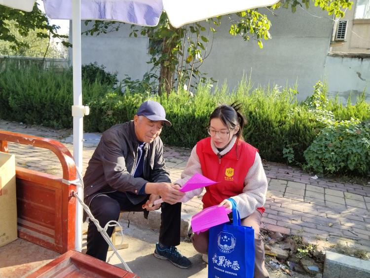 莱芜区牛泉镇：扫黑除恶宣传进集市 筑牢基层安全第一道防线 - 莱芜生活网