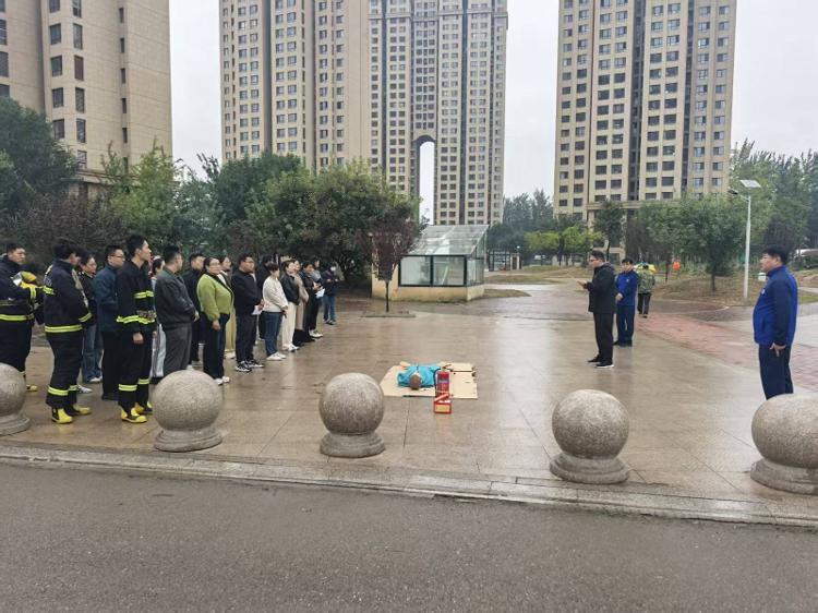 以练筑防 防患未“燃”――莱芜区张家洼街道开展消防演练活动