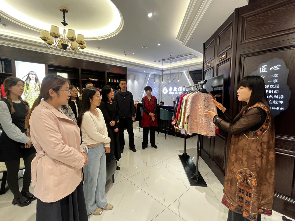 【文化书院】方下街道开展“锦绣双节・非遗焕彩”宣讲活动