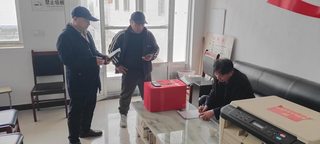 莱芜区寨里镇水东村暖流涌动:党旗领航聚大爱 全村齐心筑生命防线 - 莱芜生活网