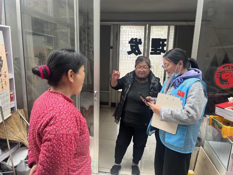 莱芜区凤城街道顺河社区：社区联动解民忧 化粪池问题高效办结