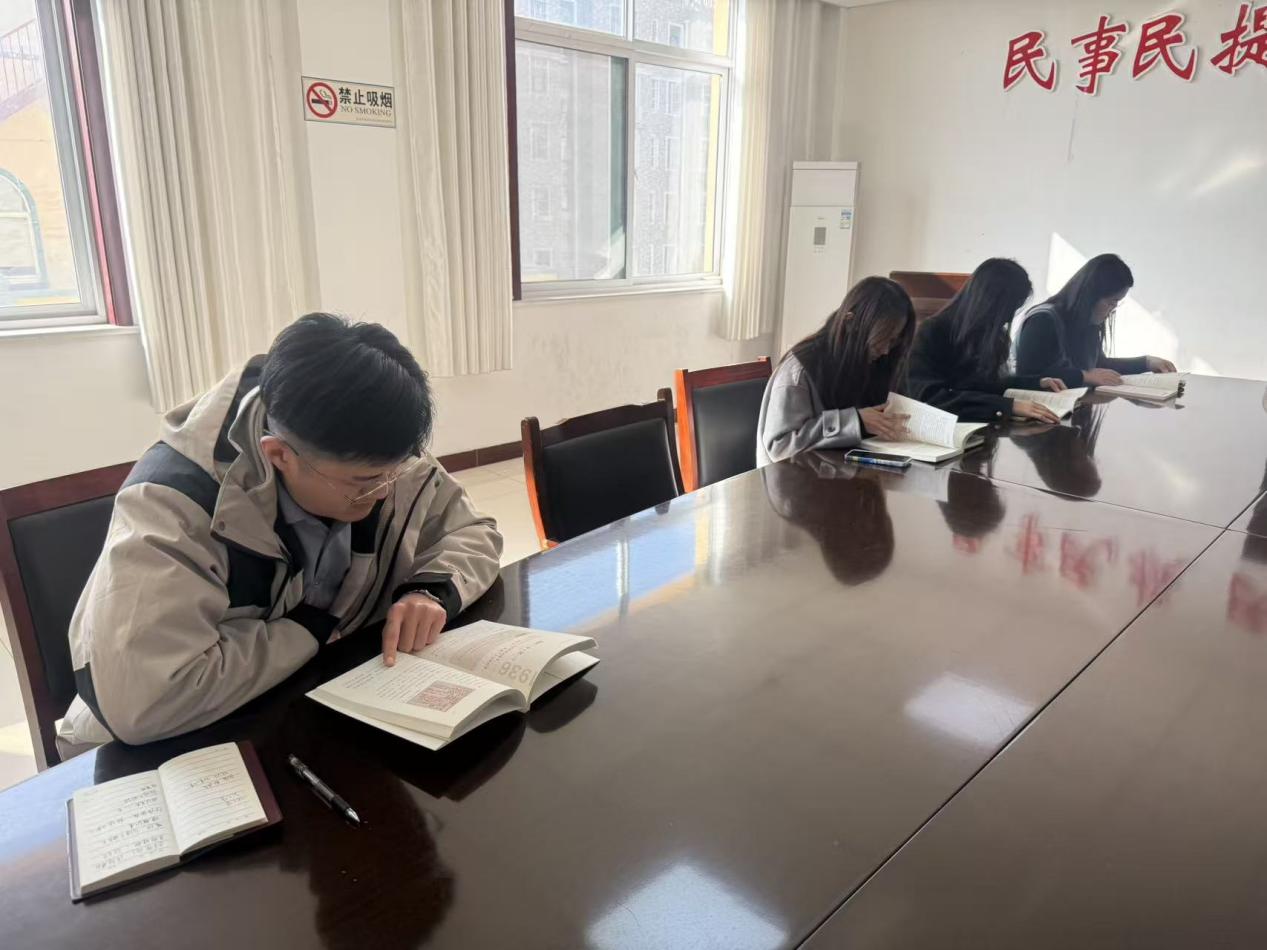 【文化社区】莱芜区凤城街道向阳社区开展“书香润心灵 阅读促文明”主题阅读活动