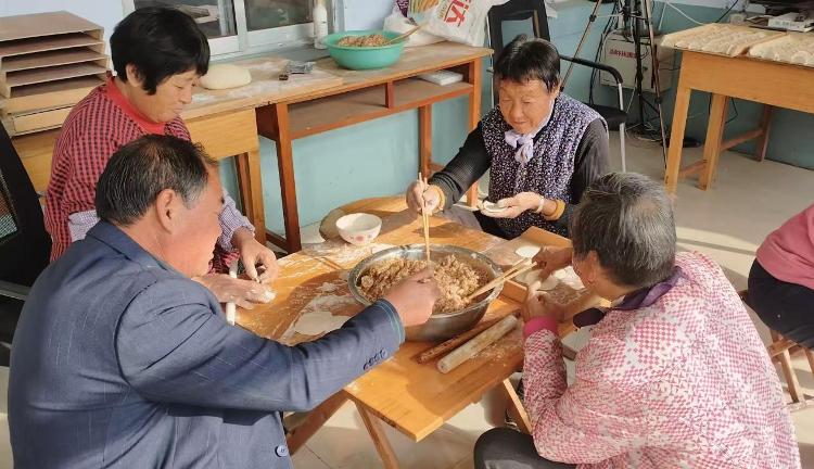 莱芜区高庄街道楼子村：暖心水饺香飘幸福院 农村老人乐享幸福味