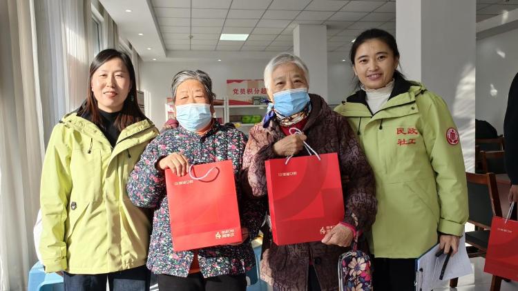 莱芜凤城街道社工站开展“乐在‘棋’中 ‘牌’出精彩”活动 社区老年人棋牌比赛活动 - 莱芜生活网