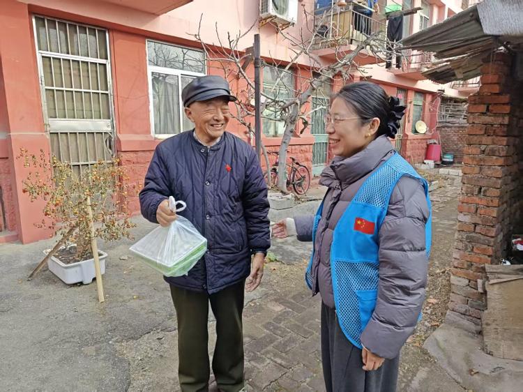 【社会主义核心价值观“五个融入”】莱芜区凤城街道新甫社区：饺蕴温情，冬至送暖