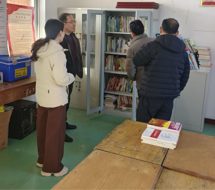 莱芜技师学院党委委员、组织部部长王志强带队赴高庄街道老君堂村开展捐赠调研活动 - 莱芜生活网