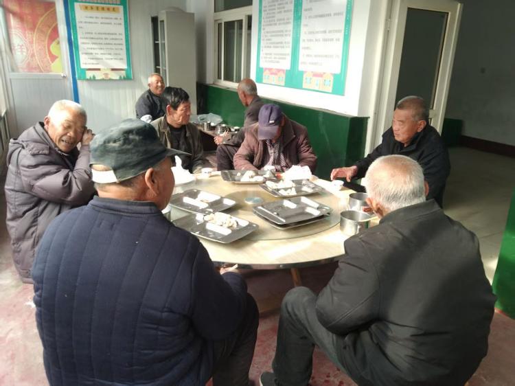 【社会主义核心价值观“五个融入”】莱芜区羊里街道雪赢村幸福院开展暖心助餐活动