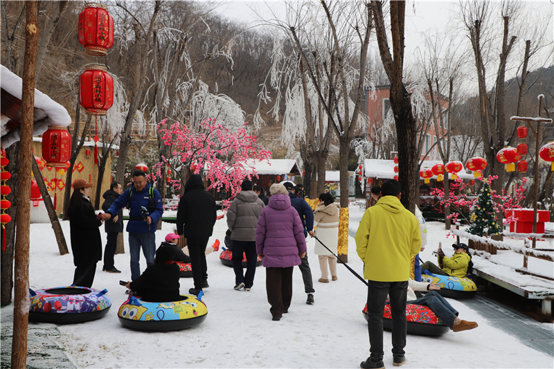 冰雪盛宴迎新春！济南市莱芜区雪野清宁雪乡小镇打造家门口的冬日童话 - 莱芜生活网
