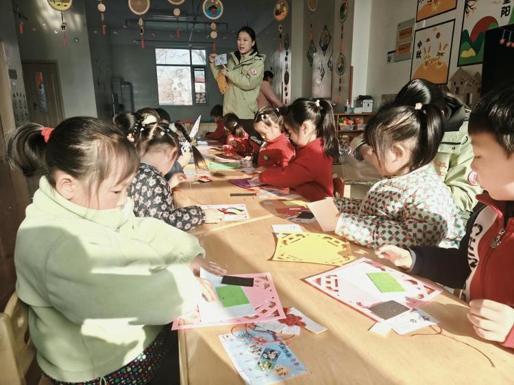 冬韵藏美好，手作暖童心――莱芜区和庄镇社工站开展“你好，冬天”冬日主题活动 - 莱芜生活网