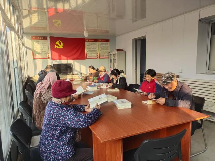 莱芜区高庄街道赵家岭村开展农家书屋读书活动