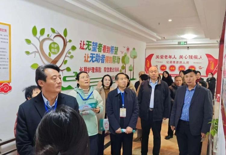 莱芜区人大常委会视察组到凤城街道花园社区“如康家园”调研指导 - 莱芜生活网