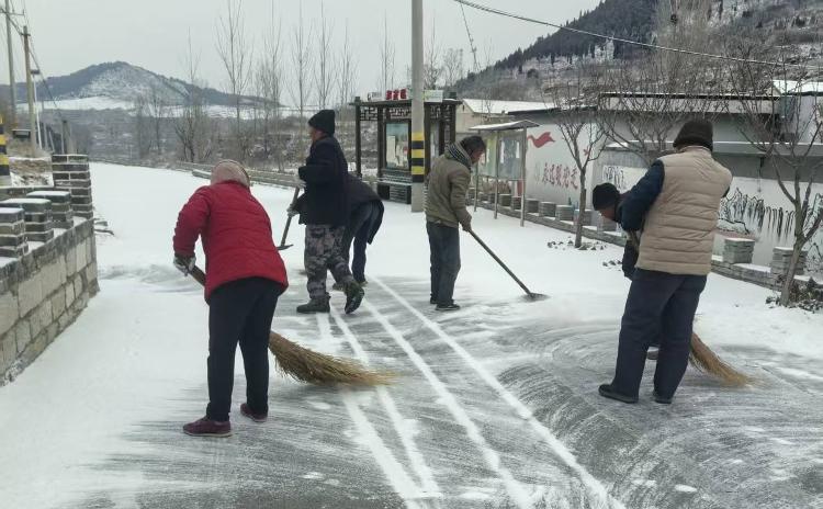 莱芜区高庄街道赵家峪村：全民聚力除雪 协作凝聚力量