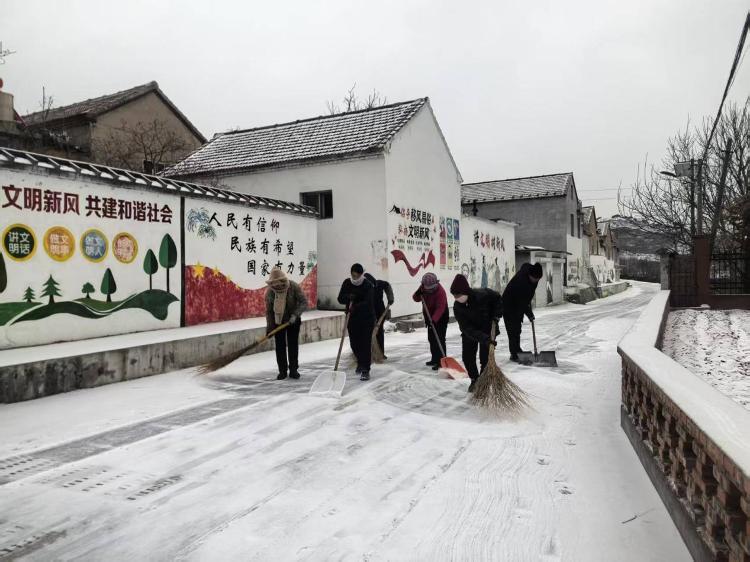 莱芜区茶业口镇：以雪为令显担当 干群同心护平安