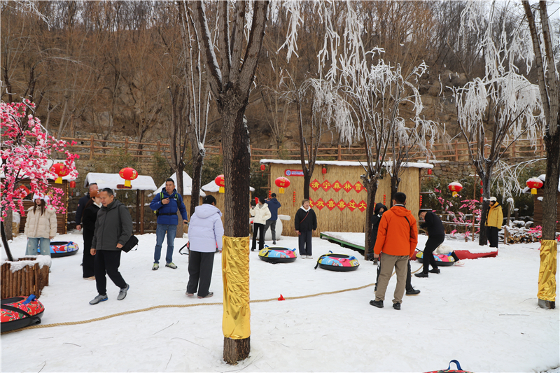 冰雪盛宴迎新春！济南市莱芜区雪野清宁雪乡小镇打造家门口的冬日童话 - 莱芜生活网