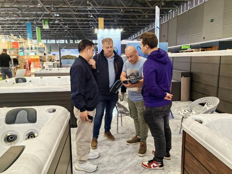 Laiwu enterprises participated in the bathroom exhibition in Germany - 莱芜生活网