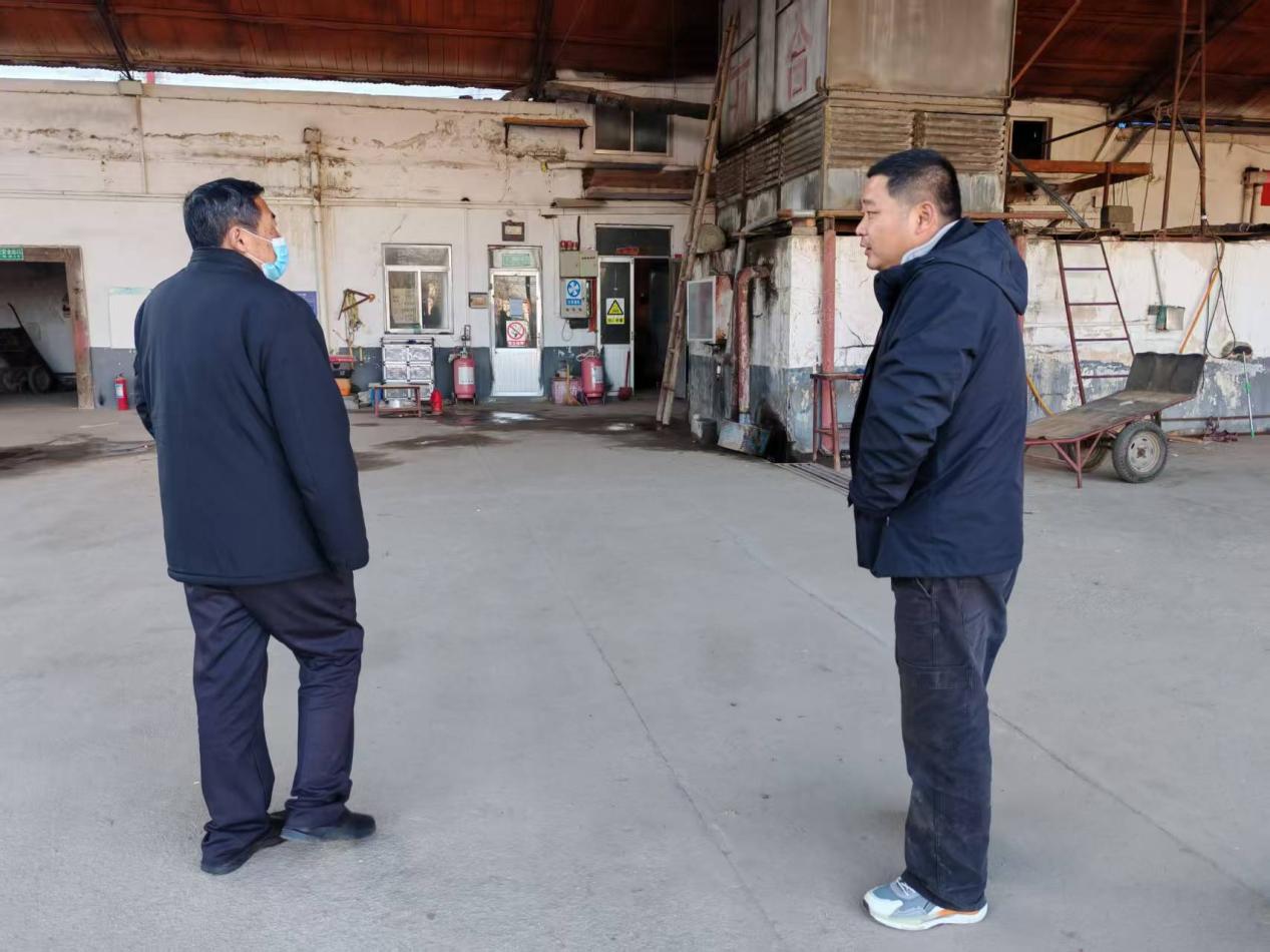 “筑牢安全防线 守护岁末平安” 莱芜区大王庄镇胡家泉村开展“九小场所”安全巡查