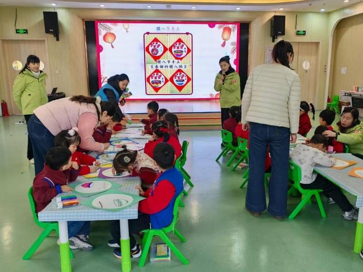 莱芜区凤城街道民政社工站：童心知民俗 欢乐庆腊八 - 莱芜生活网