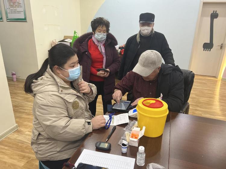 【社会主义核心价值观“五个融入”】莱芜区凤城街道珍珠花园社区：情系慢病患者 随访守护健康