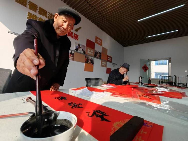 【文化书院】莱芜区凤城街道连心园社区：年味渐浓暖人心 黄河大集进社区 - 莱芜生活网